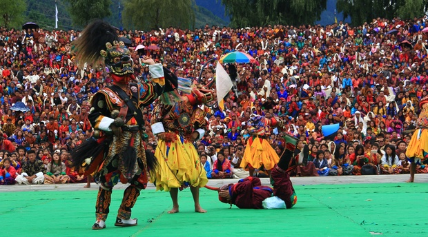 Thimphu Tshechu, Bhutan Festival, Bhutan Travel Tips, Travel Rules to Bhutan, Dressing Code in Bhutan, Dos and Donts While Bhutan Travel